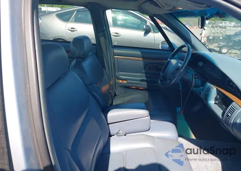 1995 Oldsmobile 98 Regency Elite из США, поврежденный, VIN 1G3CX52K7S4315636